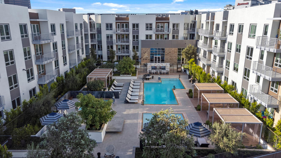 Halcyon House Apartments in Costa Mesa, CA