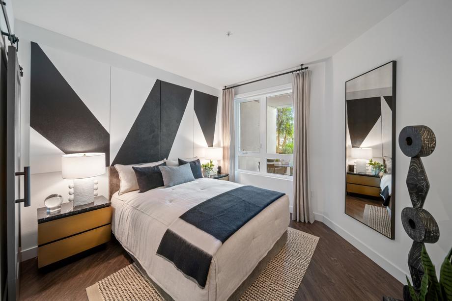 Luxury one bedroom apartment at Halcyon House in Costa Mesa, CA